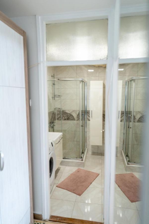 Break Apartment